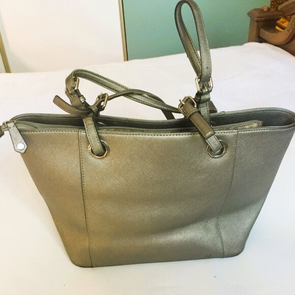 KARL LAGERFIELD PARIS SILVER SHOULDER BAG- NWOT - Picture 2 of 4